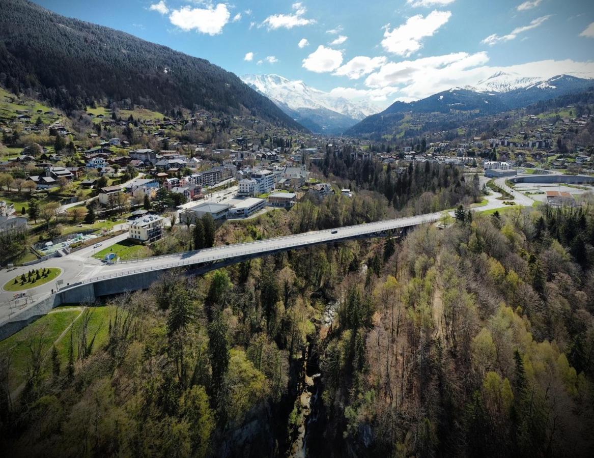 Castel De Roches Apartment แซ็งต์-แฌร์เวส์-เลส์-แบ็งส์ ภายนอก รูปภาพ