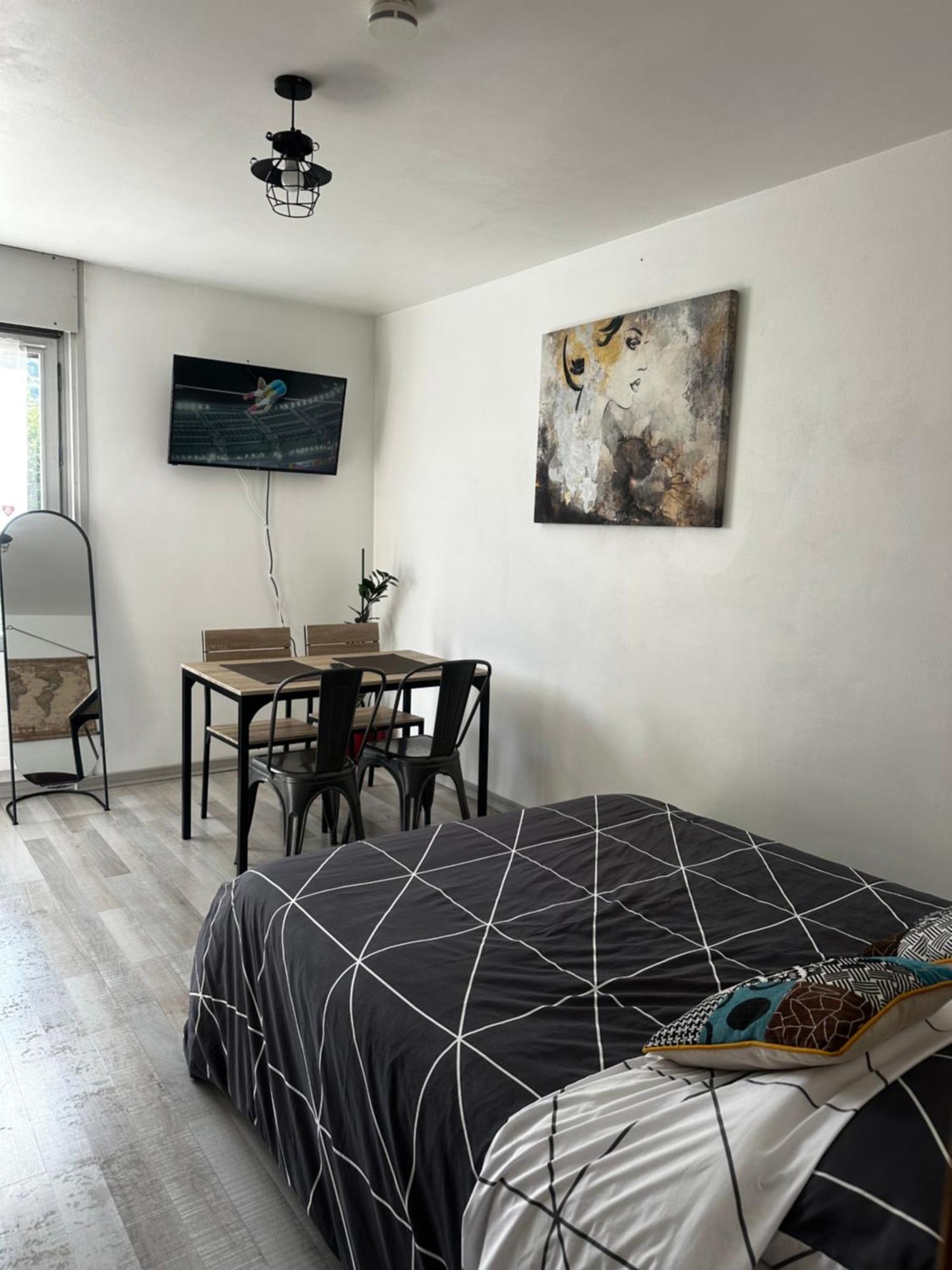 Castel De Roches Apartment แซ็งต์-แฌร์เวส์-เลส์-แบ็งส์ ภายนอก รูปภาพ