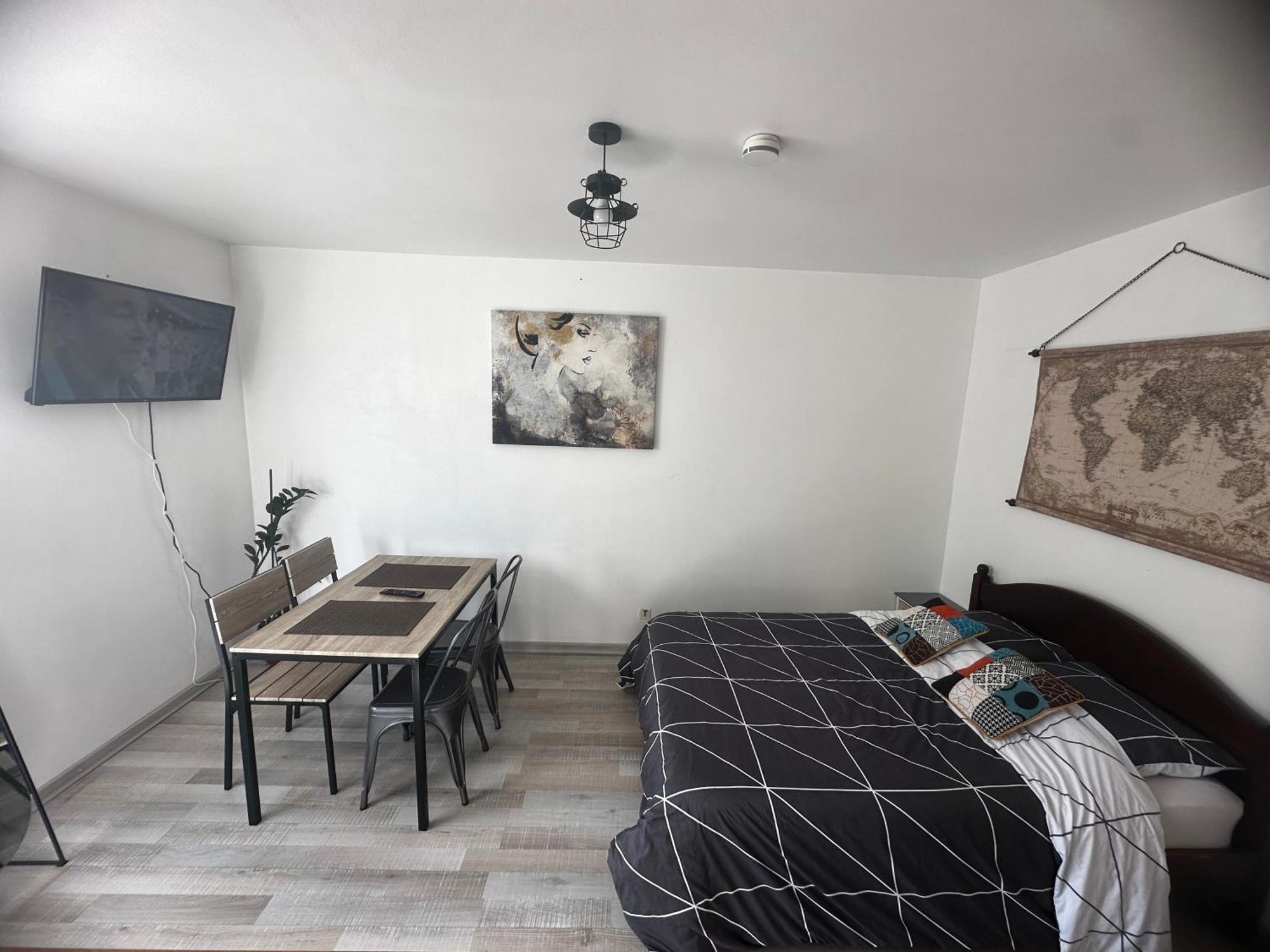 Castel De Roches Apartment แซ็งต์-แฌร์เวส์-เลส์-แบ็งส์ ภายนอก รูปภาพ
